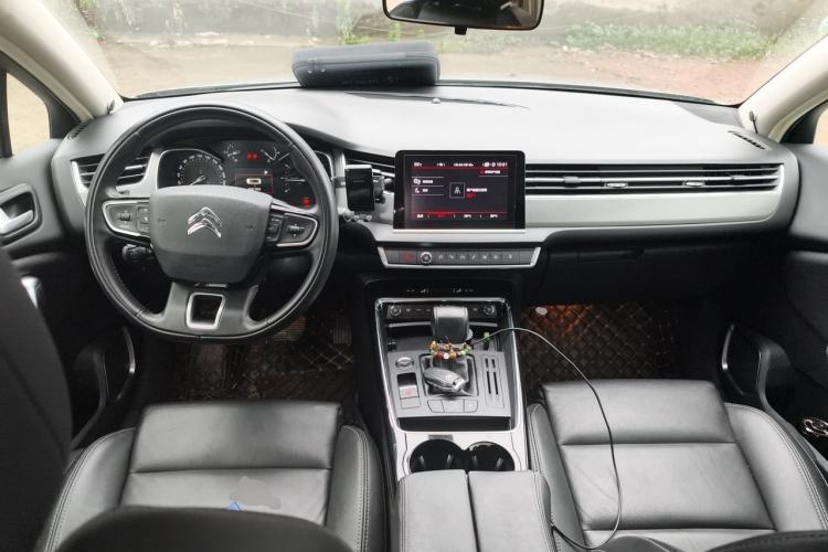 Used Citroen C5 2017 350THP Automatic Luxury Model Center Console