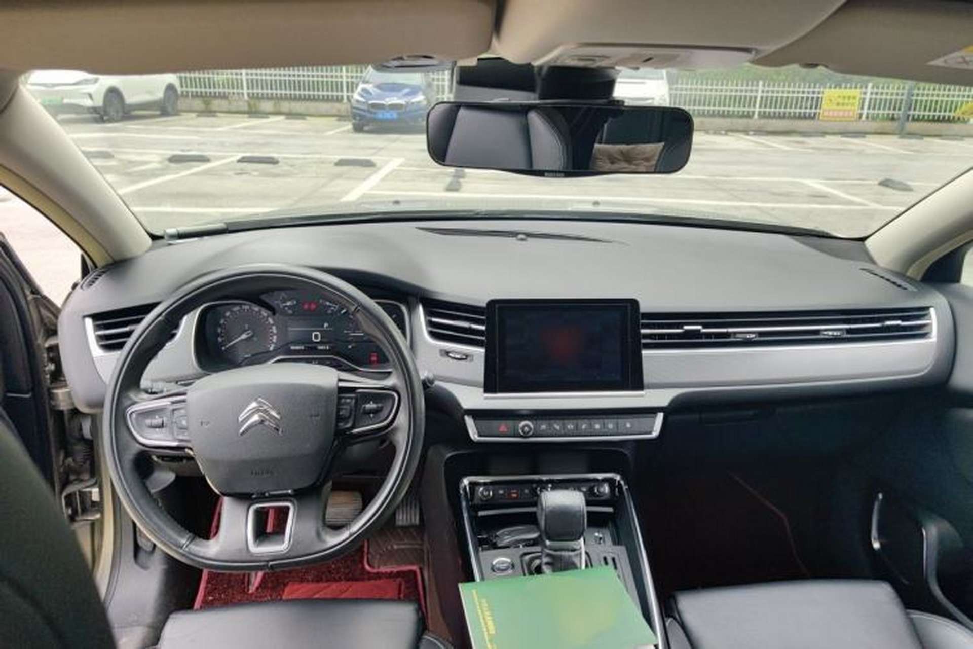 Used Citroen C5 2017 350THP Automatic Luxury Model Center Console