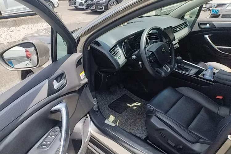 Used Citroen C5 2017 350THP Automatic Luxury Model Driver Seat