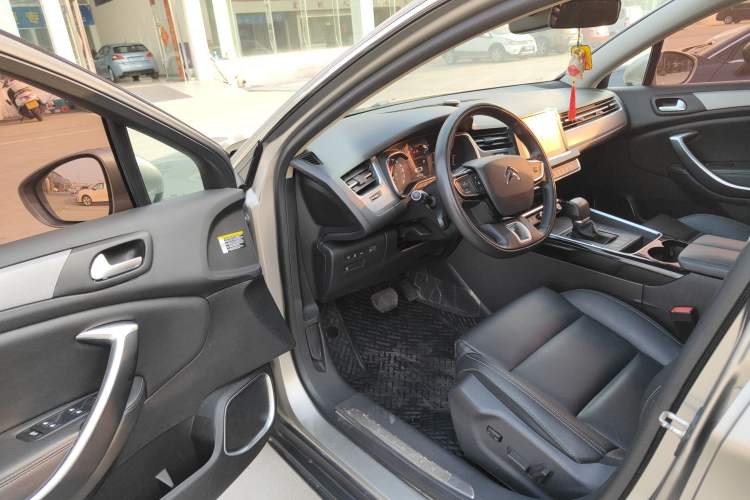 Used Citroen C5 2017 350THP Automatic Luxury Model Driver Seat
