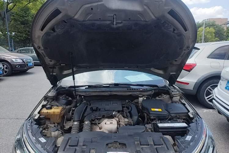 Used Citroen C5 2017 350THP Automatic Luxury Model Engine Bay