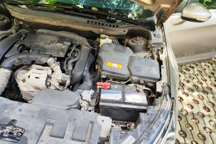 Used Citroen C5 2017 350THP Automatic Luxury Model Engine Bay Left
