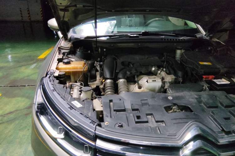 Used Citroen C5 2017 350THP Automatic Luxury Model Engine Bay Right