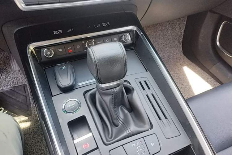 Used Citroen C5 2017 350THP Automatic Luxury Model Gear Lever
