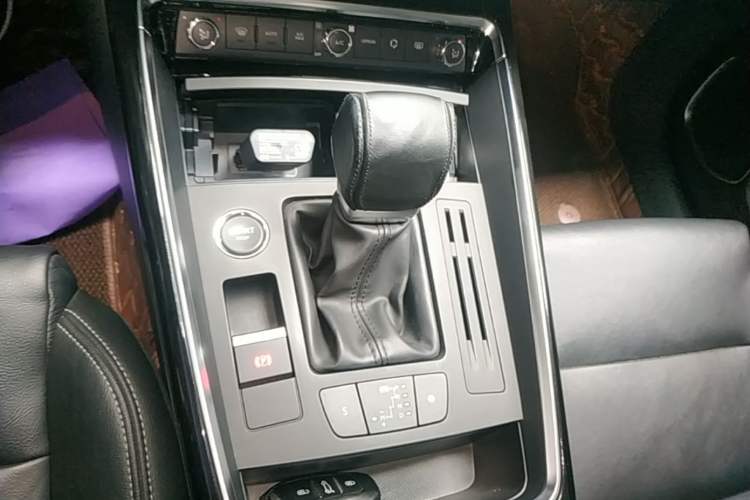 Used Citroen C5 2017 350THP Automatic Luxury Model Gear Lever