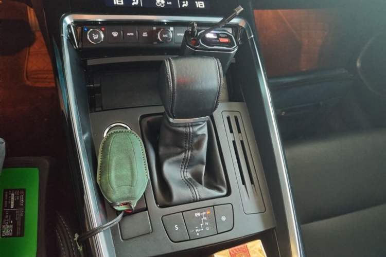 Used Citroen C5 2017 350THP Automatic Luxury Model Gear Lever