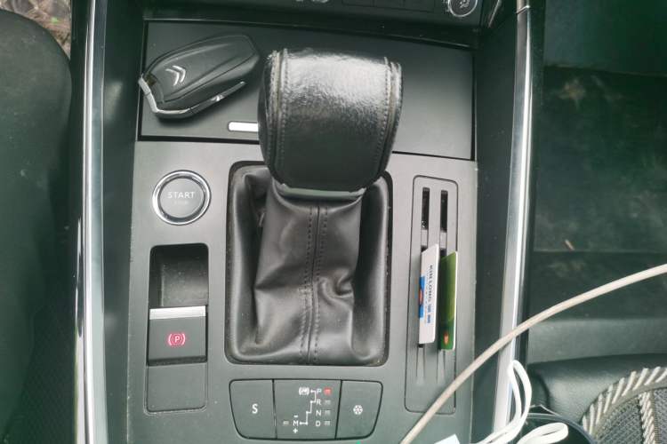 Used Citroen C5 2017 350THP Automatic Luxury Model Gear Lever