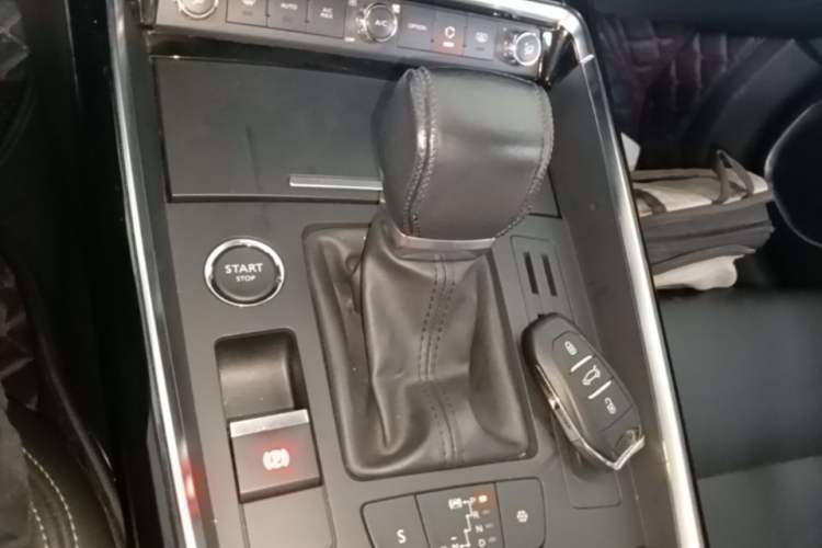 Used Citroen C5 2017 350THP Automatic Luxury Model Gear Lever