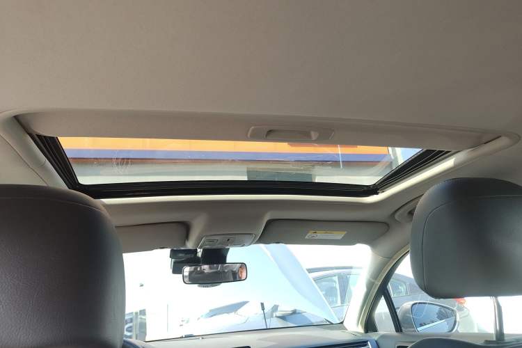 Used Citroen C5 2017 350THP Automatic Luxury Model Headliner