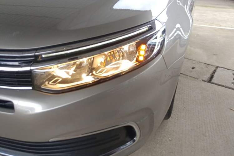 Used Citroen C5 2017 350THP Automatic Luxury Model Left Front Headlight