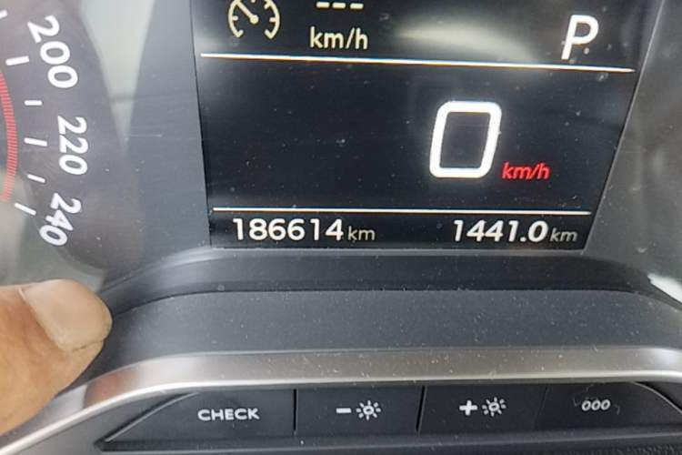 Used Citroen C5 2017 350THP Automatic Luxury Model Odometer Close Up