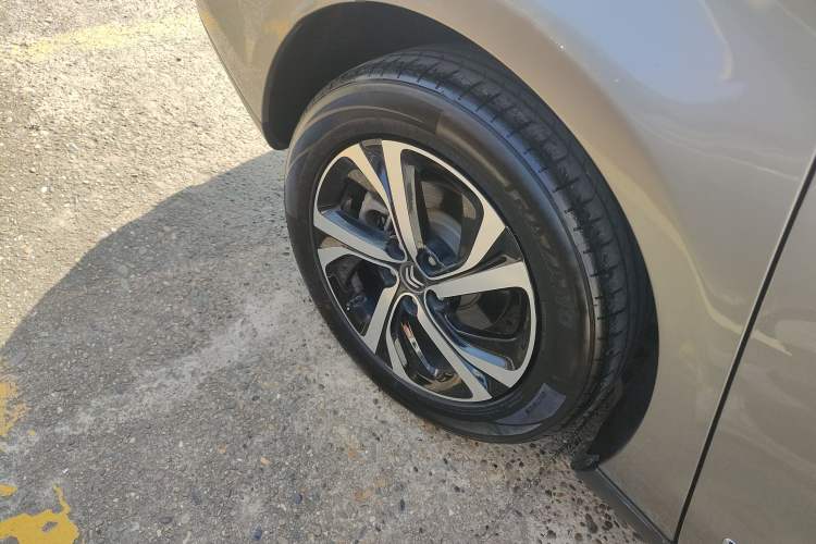 Used Citroen C5 2017 350THP Automatic Luxury Model Right Rear Wheel Hub