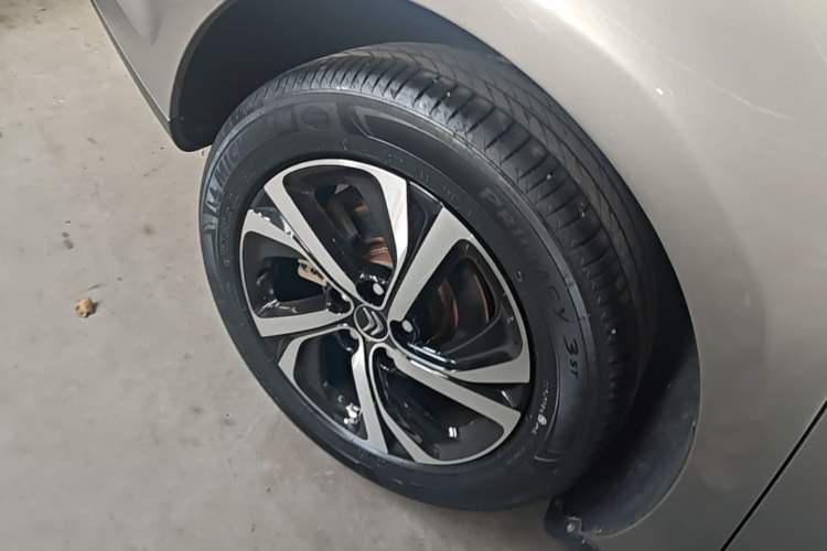 Used Citroen C5 2017 350THP Automatic Luxury Model Right Rear Wheel Hub