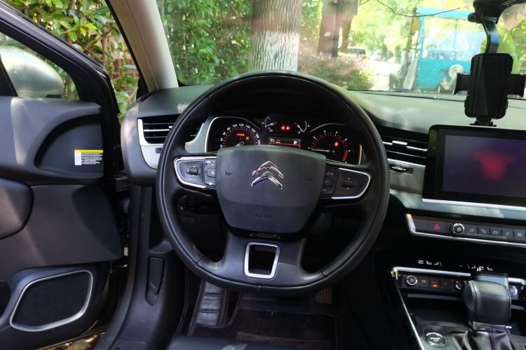 Used Citroen C5 2017 350THP Automatic Luxury Model Steering Wheel