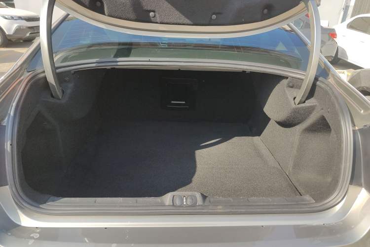 Used Citroen C5 2017 350THP Automatic Luxury Model Trunk