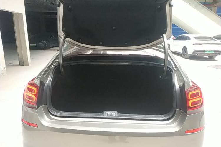 Used Citroen C5 2017 350THP Automatic Luxury Model Trunk
