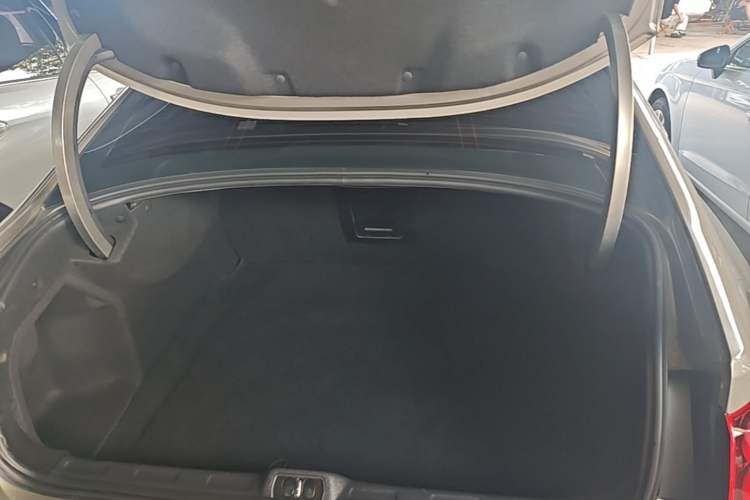 Used Citroen C5 2017 350THP Automatic Luxury Model Trunk