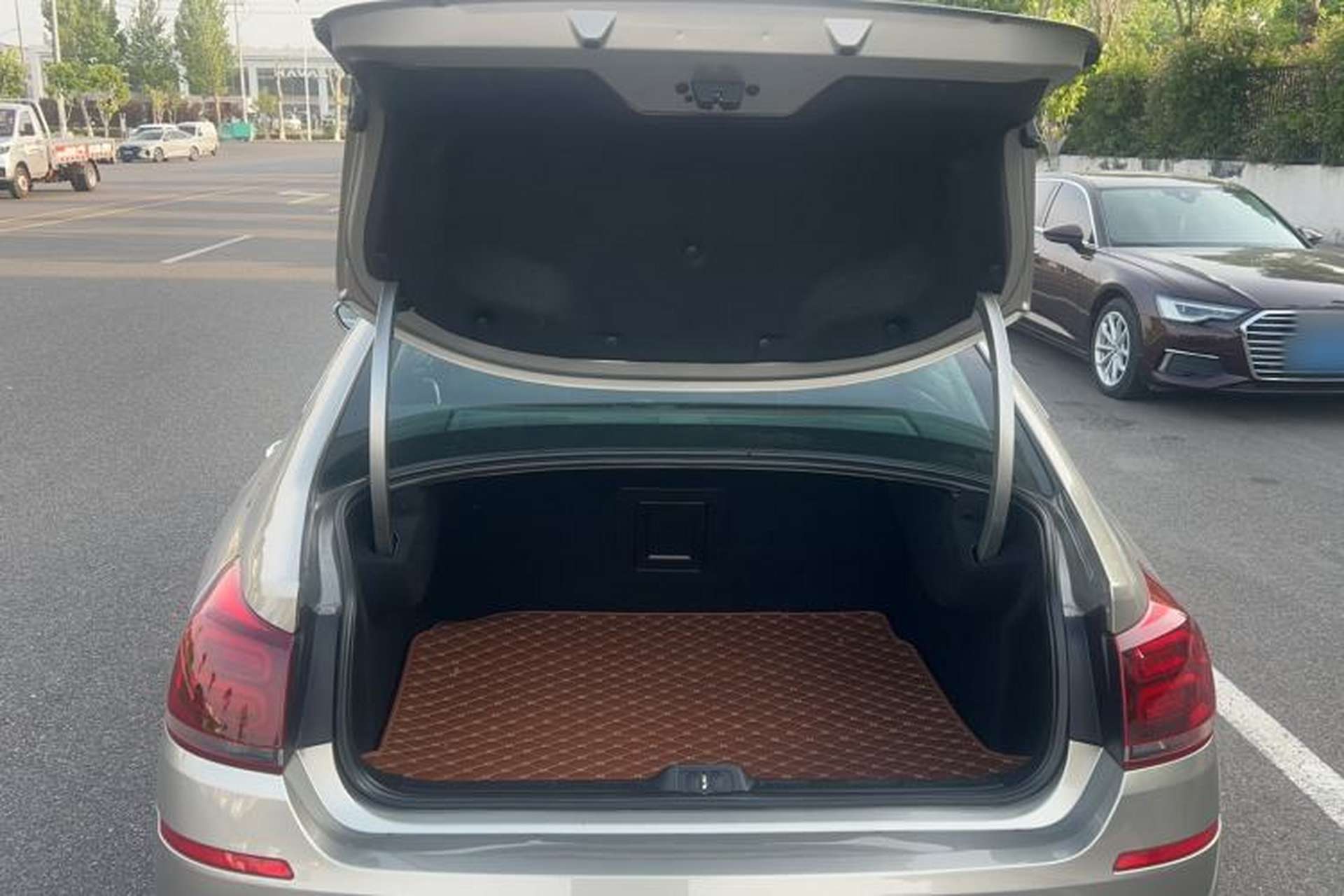 Used Citroen C5 2017 350THP Automatic Luxury Model Trunk