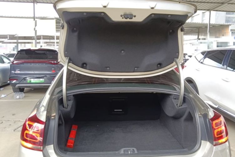 Used Citroen C5 2017 350THP Automatic Luxury Model Trunk