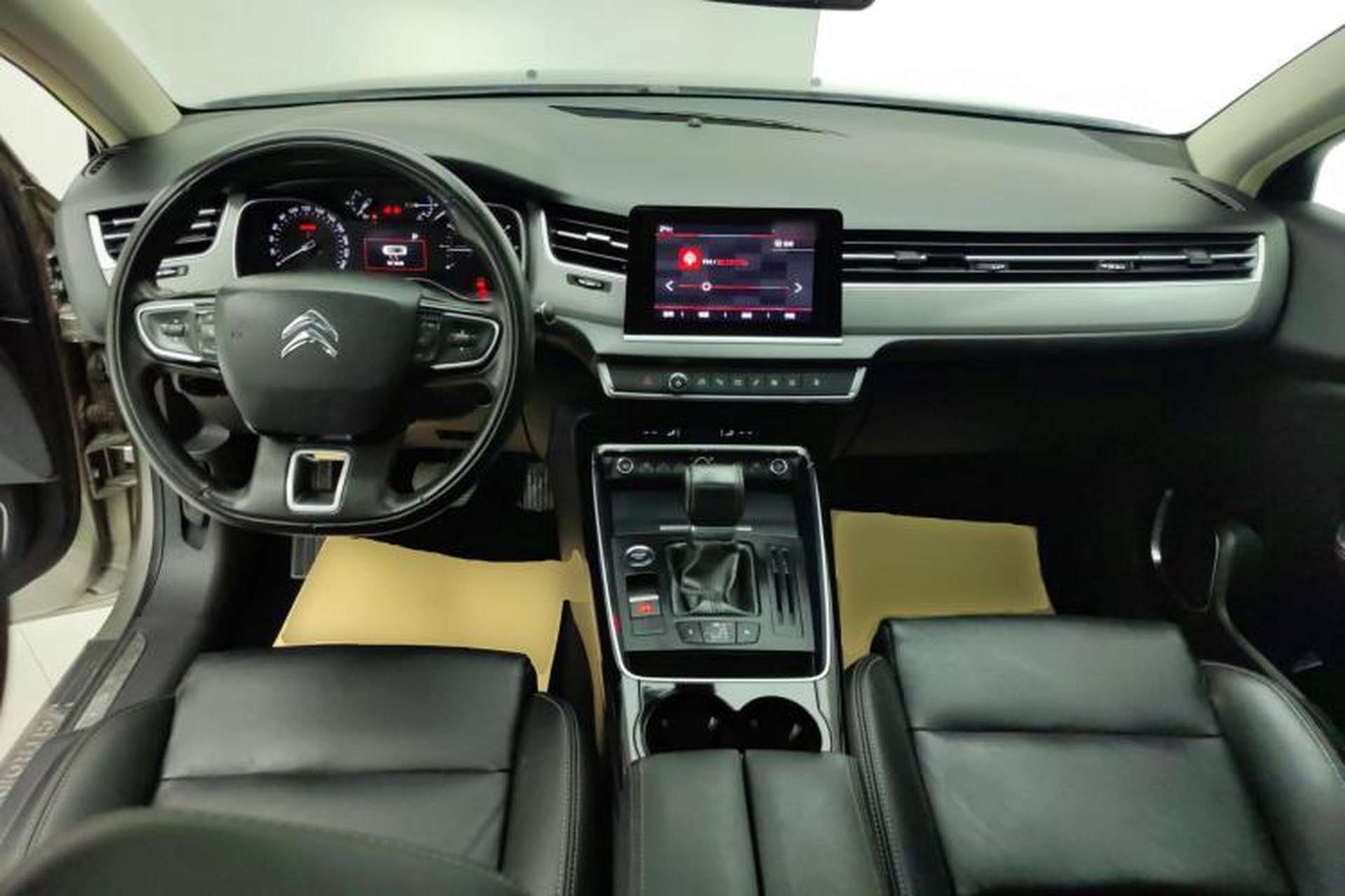 Used Citroen C5 2017 350THP Automatic Luxury Model Center Console