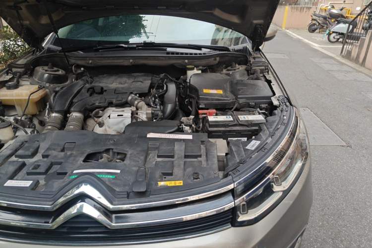 Used Citroen C5 2017 350THP Automatic Luxury Model Engine Bay Left