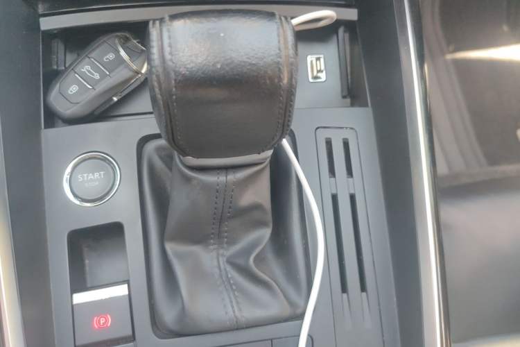 Used Citroen C5 2017 350THP Automatic Luxury Model Gear Lever