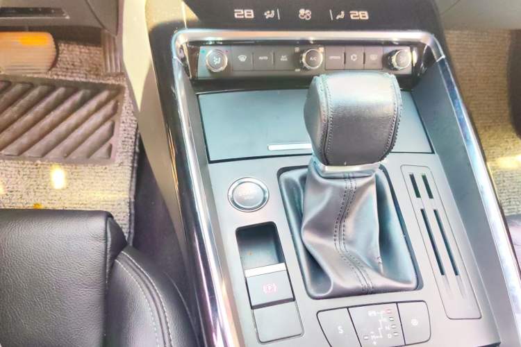 Used Citroen C5 2017 350THP Automatic Luxury Model Gear Lever