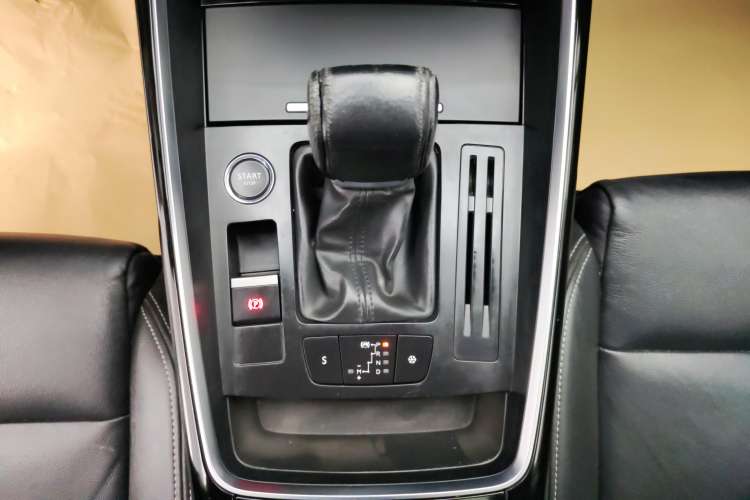 Used Citroen C5 2017 350THP Automatic Luxury Model Gear Lever