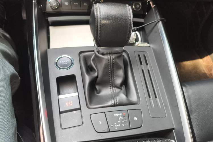 Used Citroen C5 2017 350THP Automatic Luxury Model Gear Lever