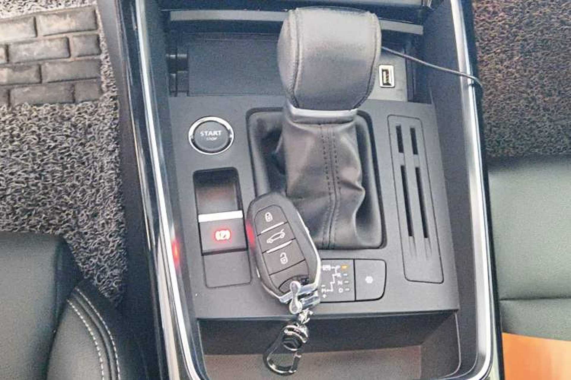 Used Citroen C5 2017 350THP Automatic Luxury Model Gear Lever