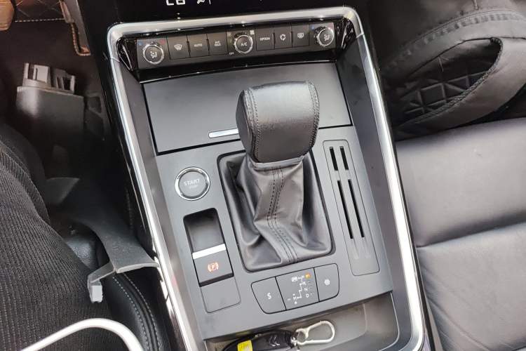 Used Citroen C5 2017 350THP Automatic Luxury Model Gear Lever