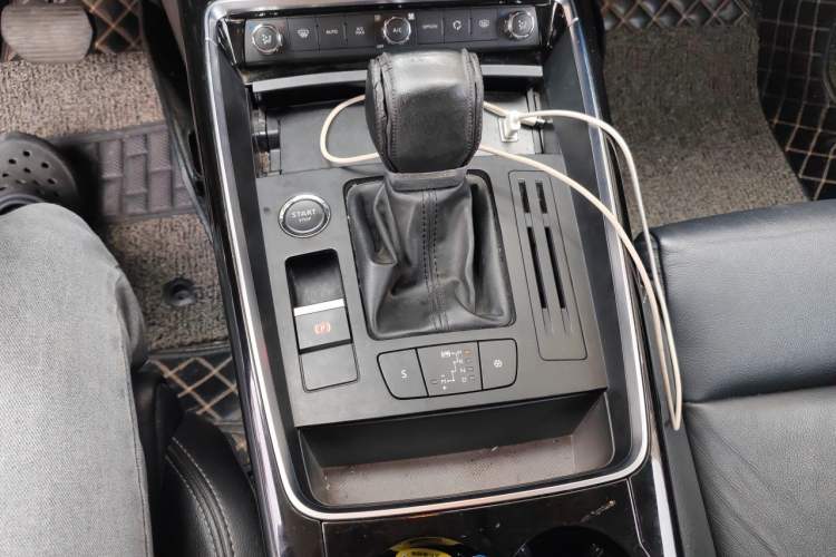 Used Citroen C5 2017 350THP Automatic Luxury Model Gear Lever