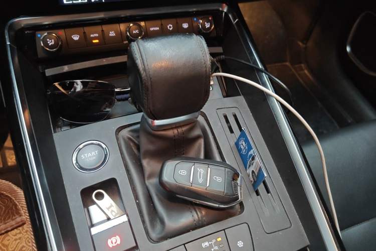 Used Citroen C5 2017 350THP Automatic Luxury Model Gear Lever