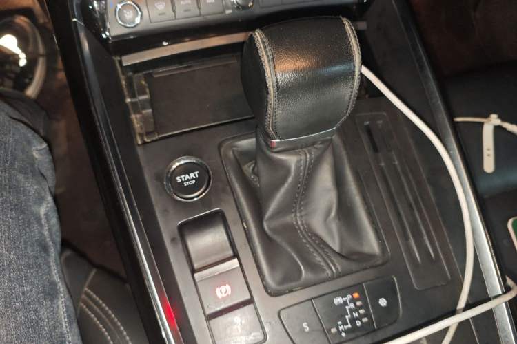 Used Citroen C5 2017 350THP Automatic Luxury Model Gear Lever