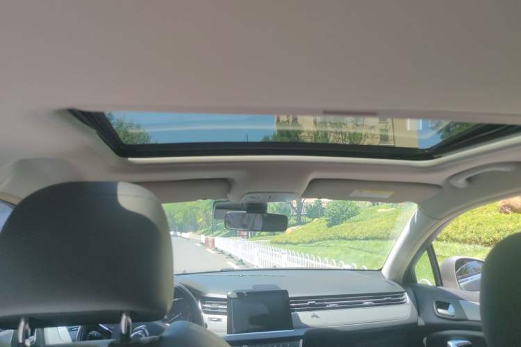 Used Citroen C5 2017 350THP Automatic Luxury Model Headliner