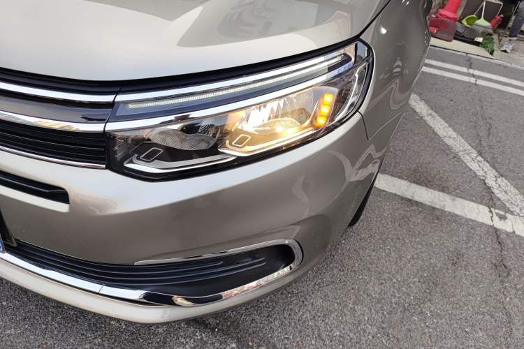 Used Citroen C5 2017 350THP Automatic Luxury Model Left Front Headlight