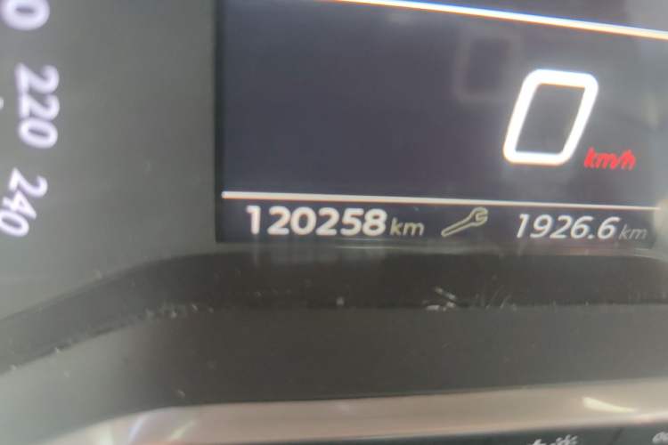 Used Citroen C5 2017 350THP Automatic Luxury Model Odometer Close Up