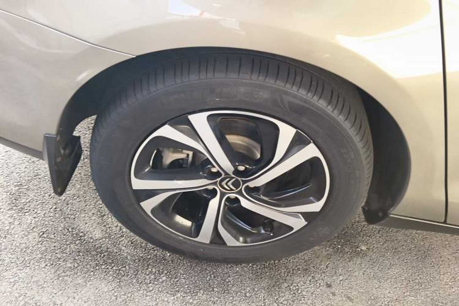 Used Citroen C5 2017 350THP Automatic Luxury Model Right Rear Wheel Hub