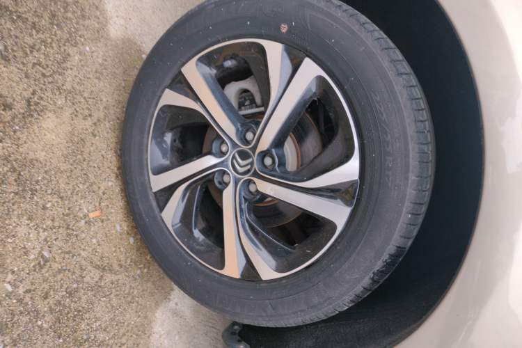 Used Citroen C5 2017 350THP Automatic Luxury Model Right Rear Wheel Hub