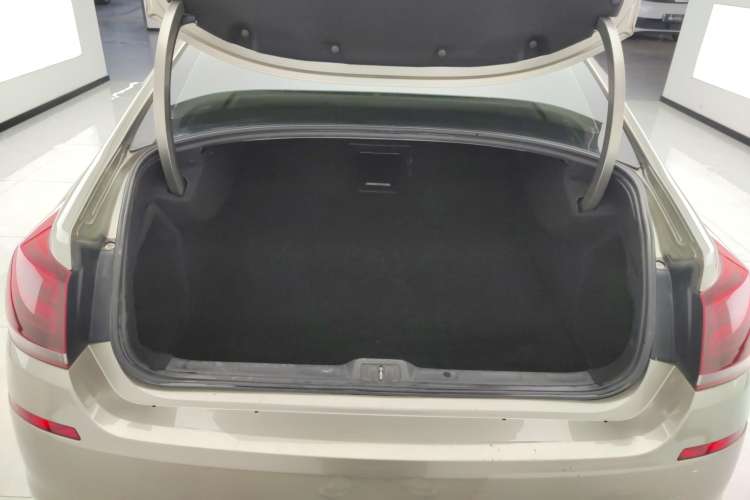 Used Citroen C5 2017 350THP Automatic Luxury Model Trunk