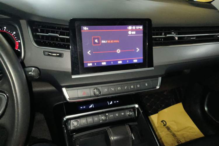 Used Citroen C5 2017 350THP Automatic Luxury Model Audio And AC Panel