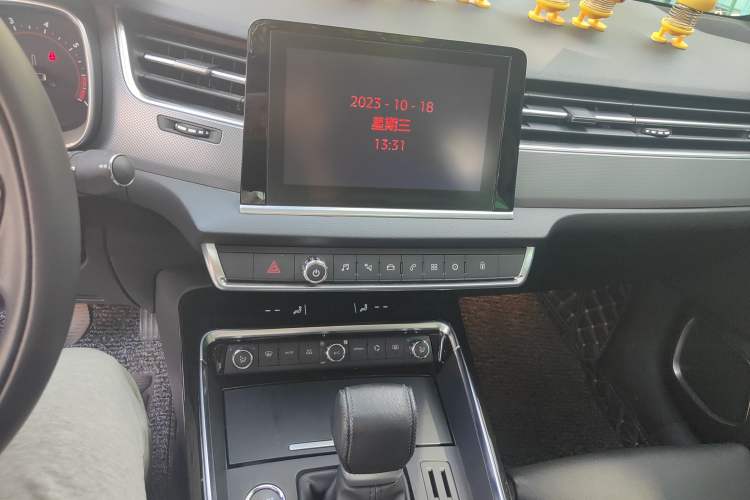 Used Citroen C5 2017 350THP Automatic Luxury Model Audio And AC Panel