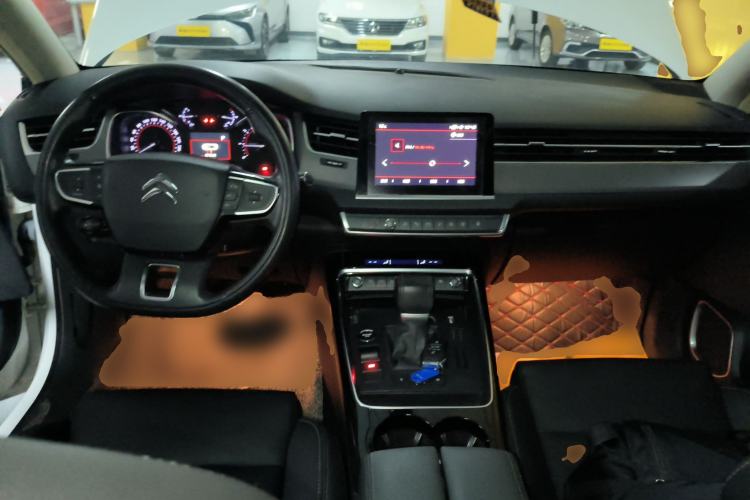 Used Citroen C5 2017 350THP Automatic Luxury Model Center Console