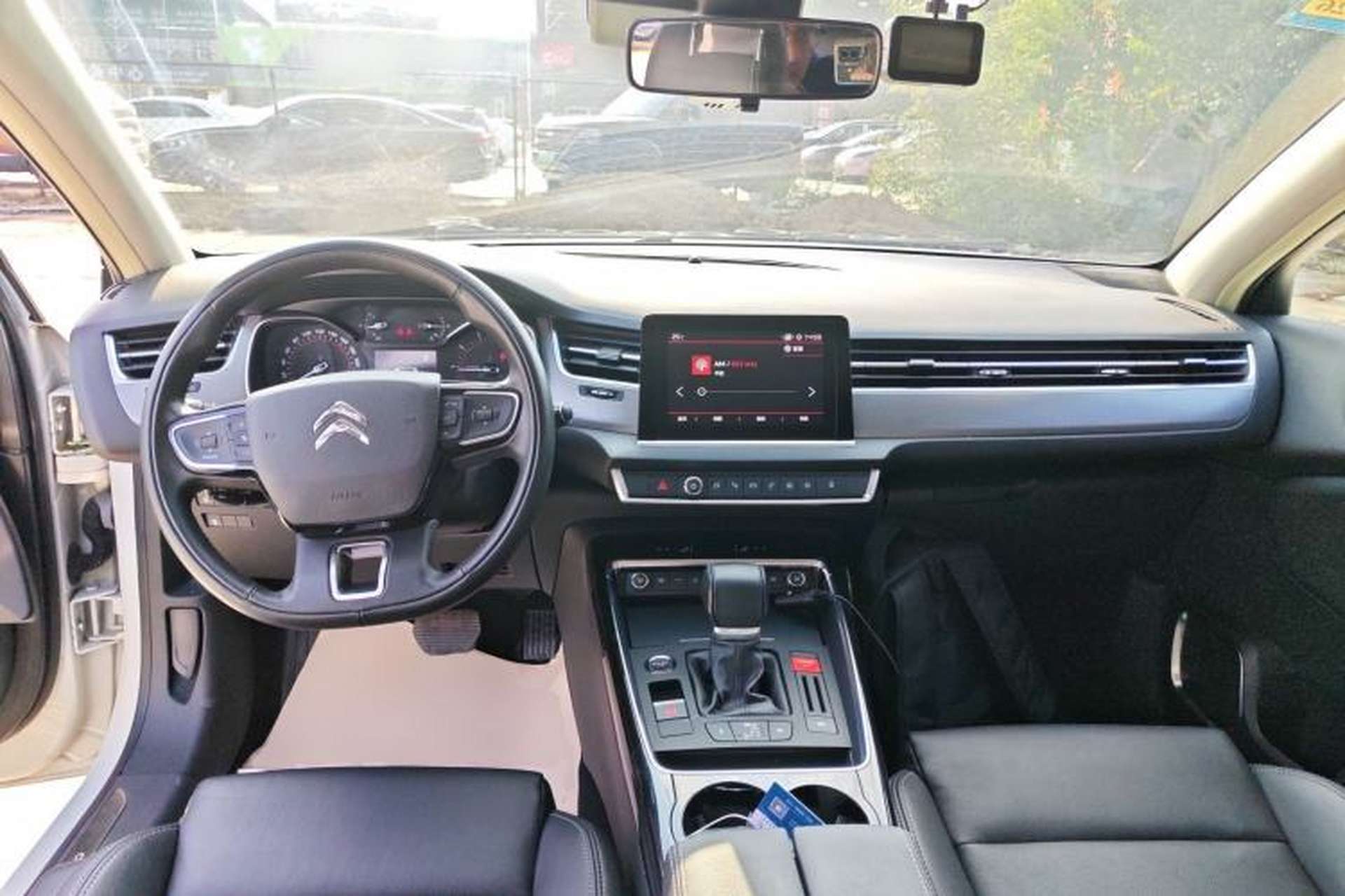 Used Citroen C5 2017 380THP Automatic Luxury Model Center Console