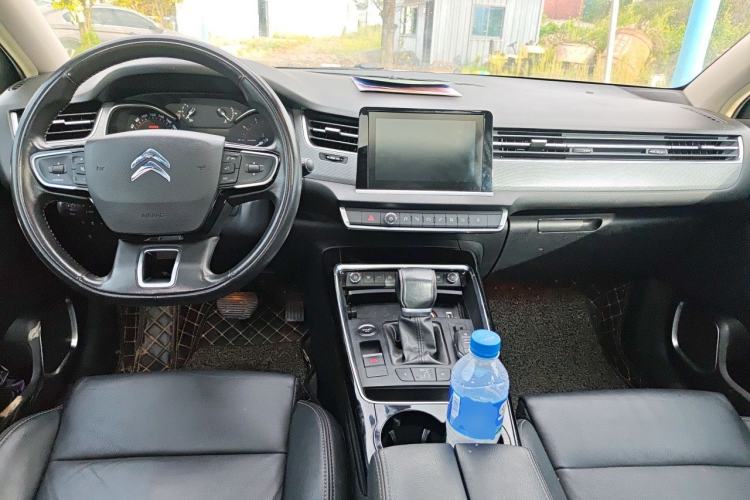 Used Citroen C5 2017 350THP Automatic Luxury Model Center Console