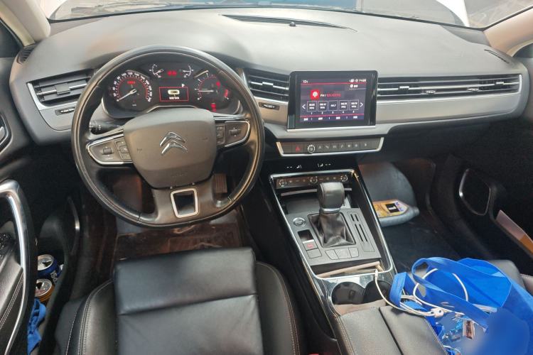 Used Citroen C5 2017 350THP Automatic Luxury Model Center Console