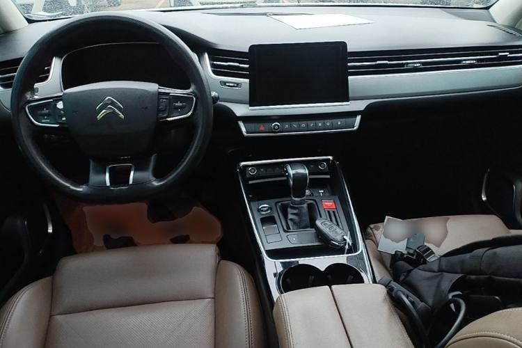 Used Citroen C5 2017 380THP Automatic Prestige Edition Center Console