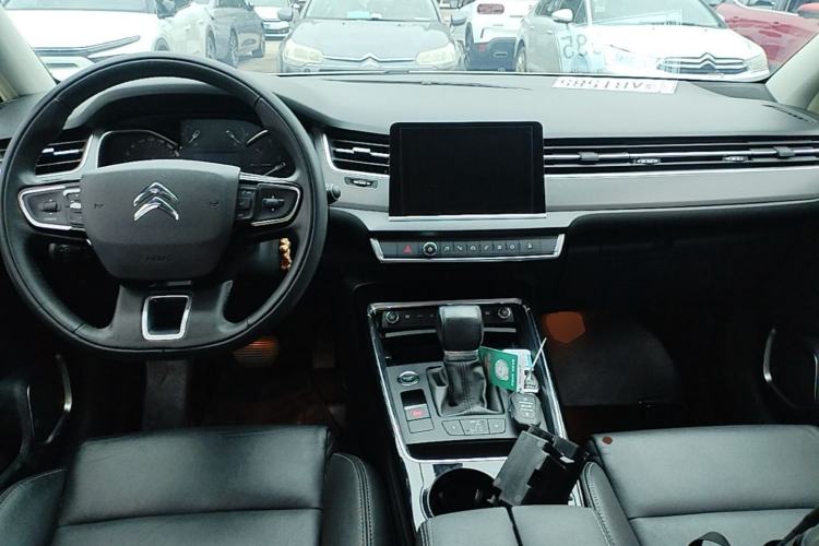 Used Citroen C5 2017 350THP Automatic Luxury Model Center Console