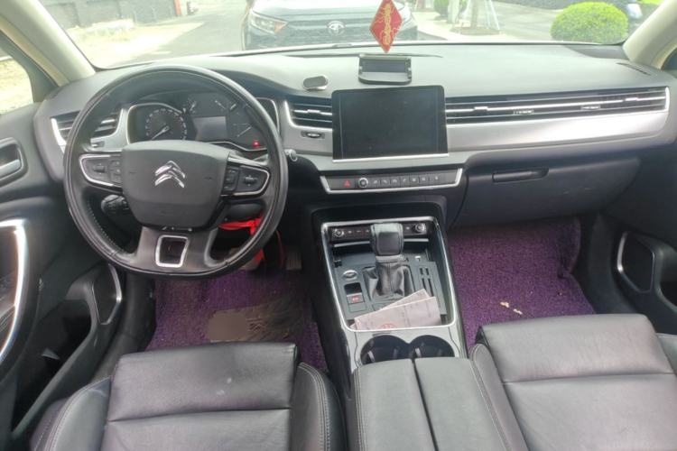 Used Citroen C5 2017 350THP Automatic Luxury Model Center Console