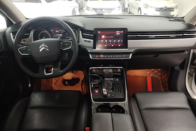 Used Citroen C5 2017 350THP Automatic Luxury Model Center Console